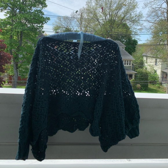 Jessica Simpson slouchy crochet sweater - Picture 4 of 4